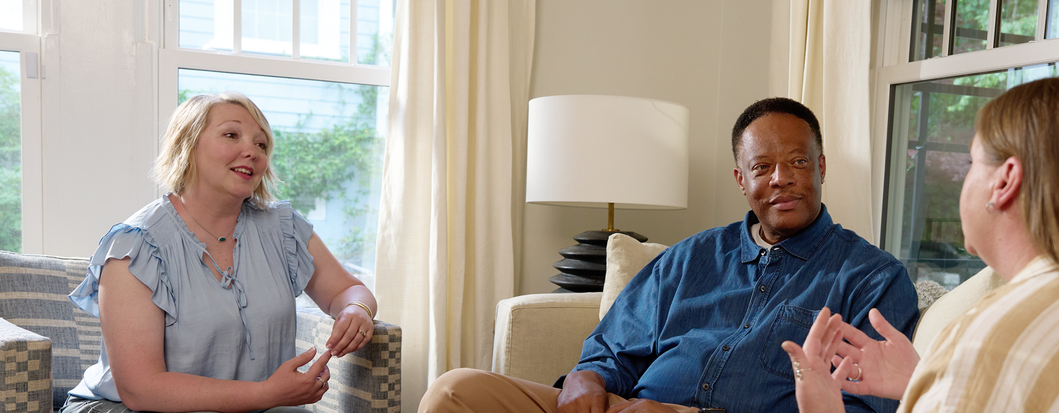 Two Rezdiffra patients talking